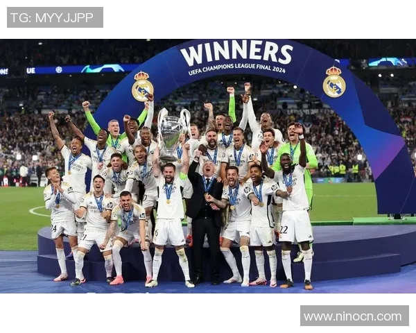 荷兰金发足球明星的传奇故事与辉煌成就揭秘